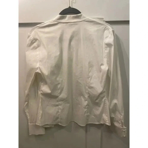 St. John White Tuxedo Front Ruffle Button Down Blouse, sz 6 - Picture 7 of 7